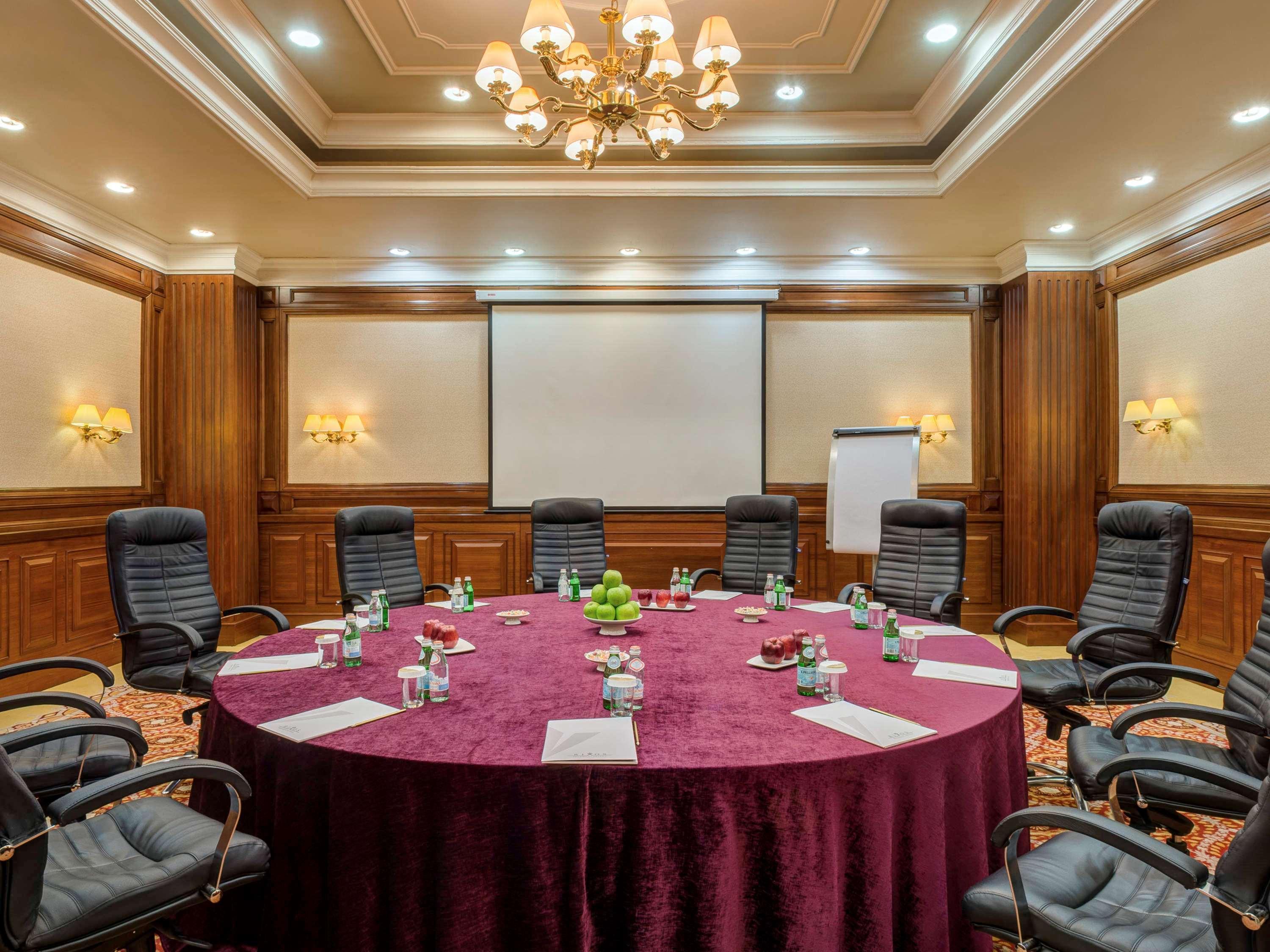 Rixos President Hotel Astana Kültér fotó